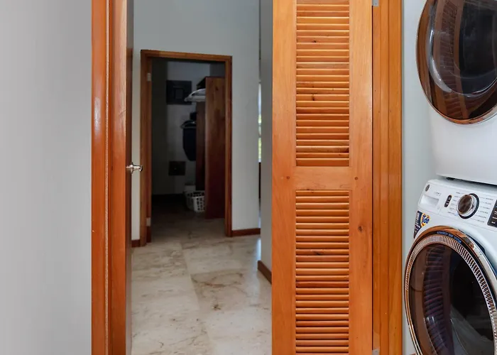 Residences At Barrier Reef 10-1b Oceanfront 2 Bedroom By Floreo
