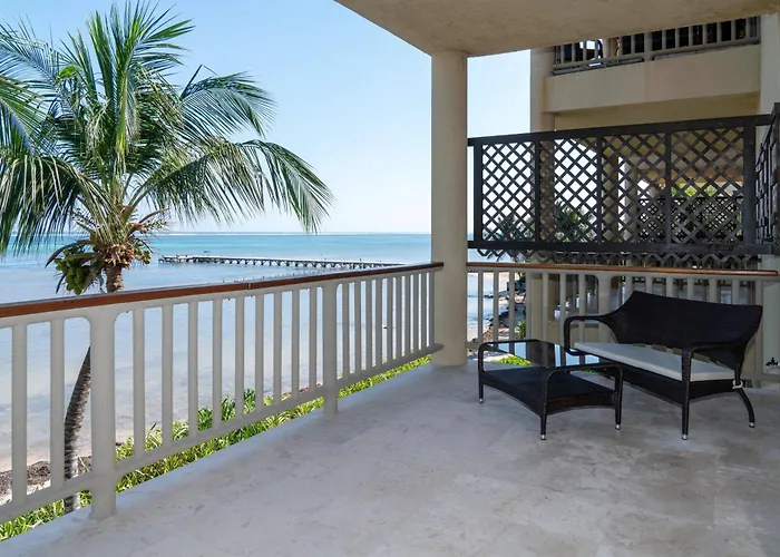 Residences At Barrier Reef 10-1b Oceanfront 2 Bedroom By Floreo Holiday home San Pedro (Ambergris Caye)